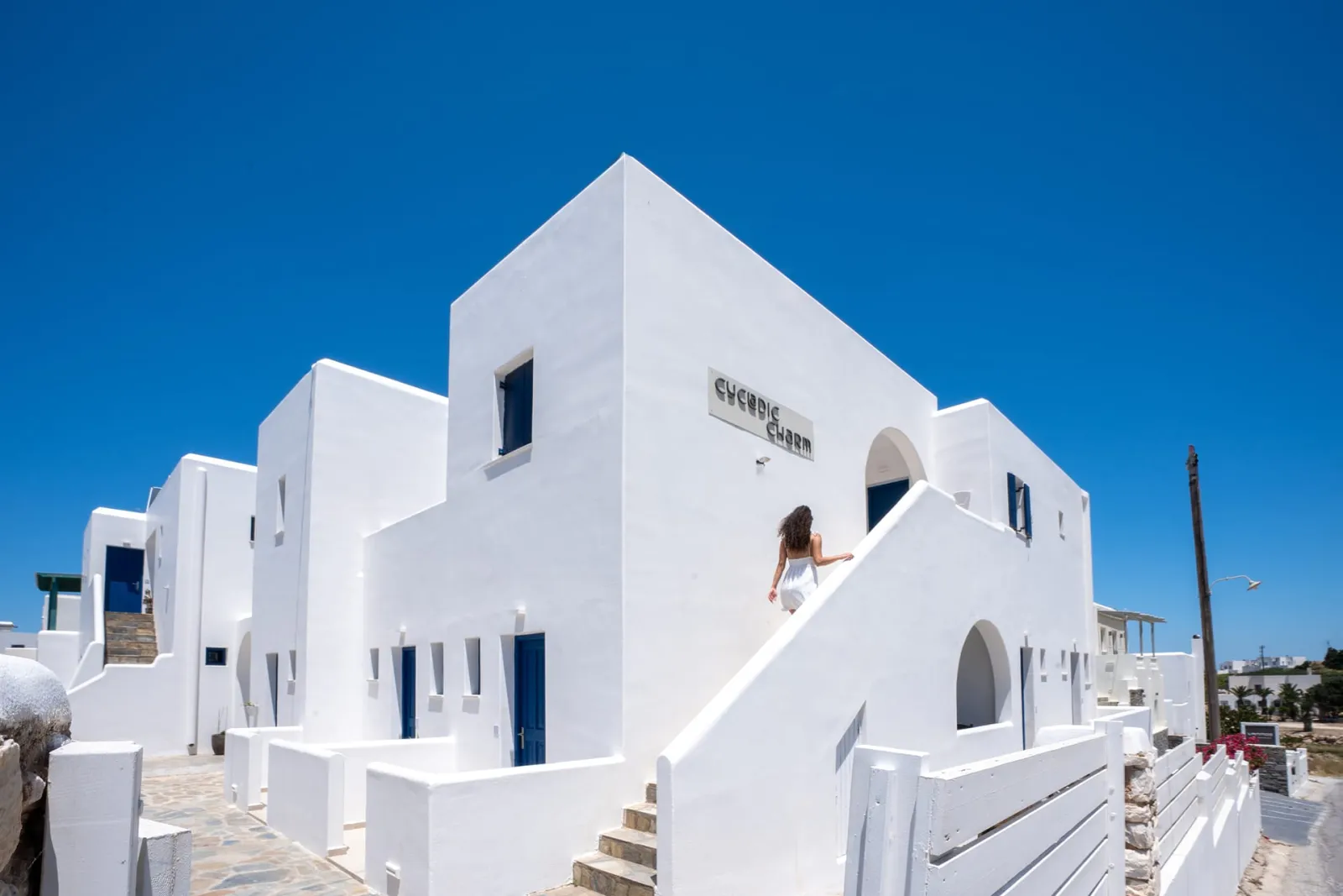 Cycladic Charm, Nausa