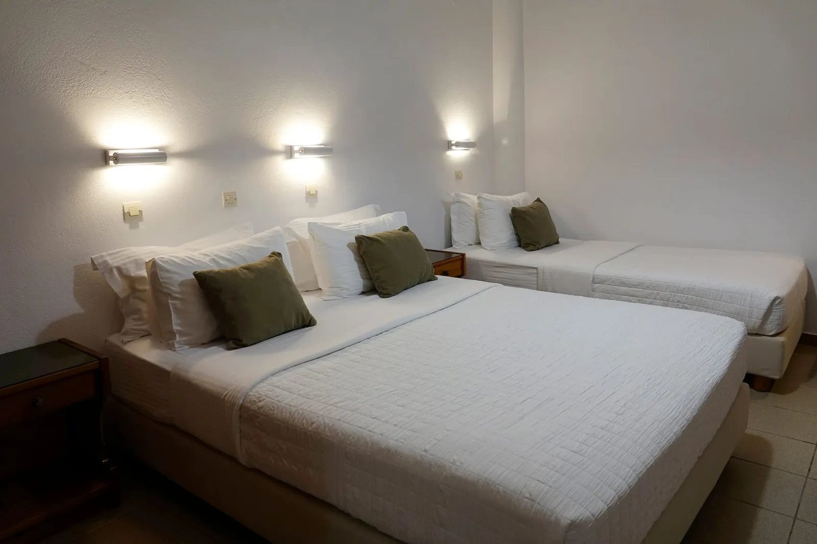 Elena Studios & Apartments, Drios, Grčka — Triple Studio with Mountain View