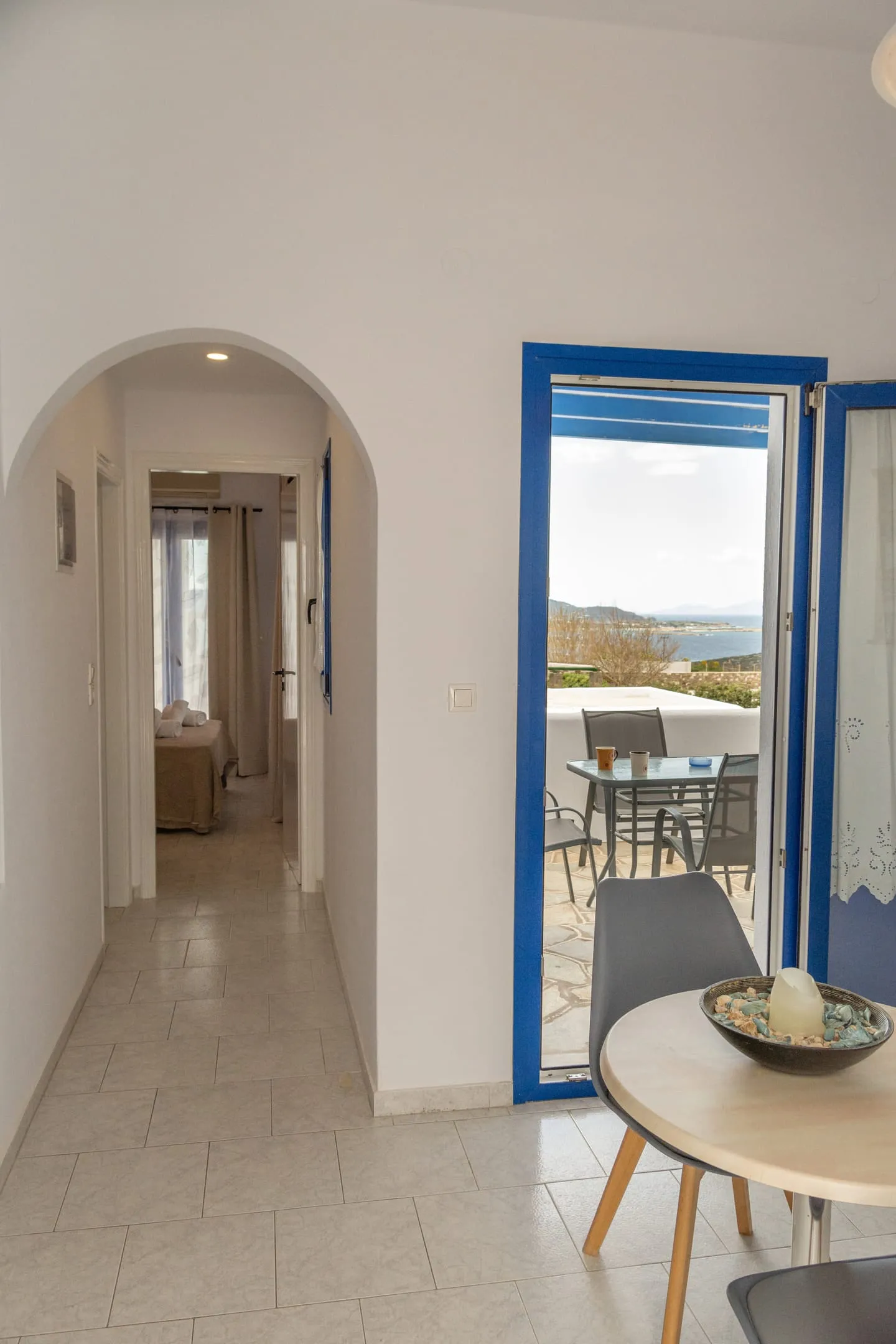 Fragoulis Village, Punda, Grčka — Junior Suite with Private Balcony with Sea View and Jetted Tub