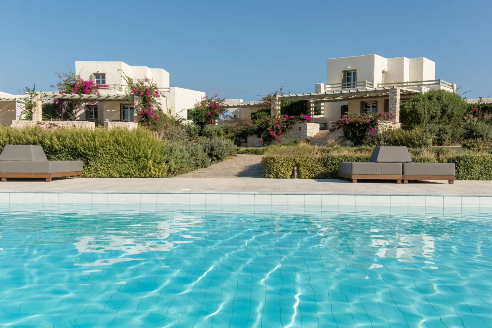 Kennedys Group Villa Management Paros, Grčka — Stagones Villas Estate Ι Ambelas | 17 Bedrooms