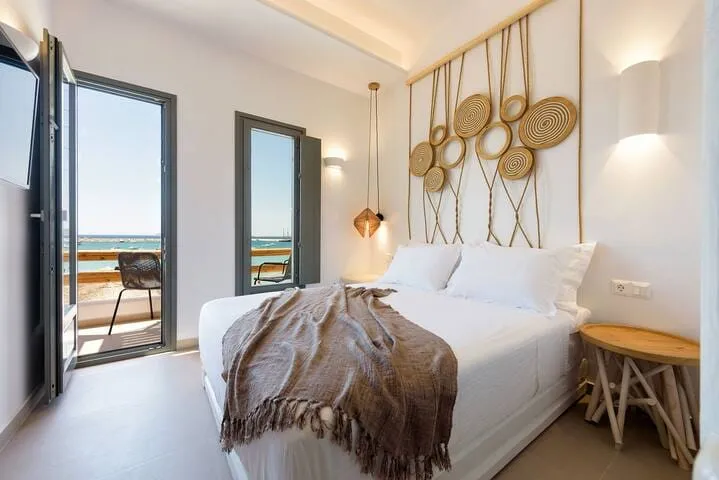 Kiano Suites Paros, Grčka — Deluxe Double Room with Sea View