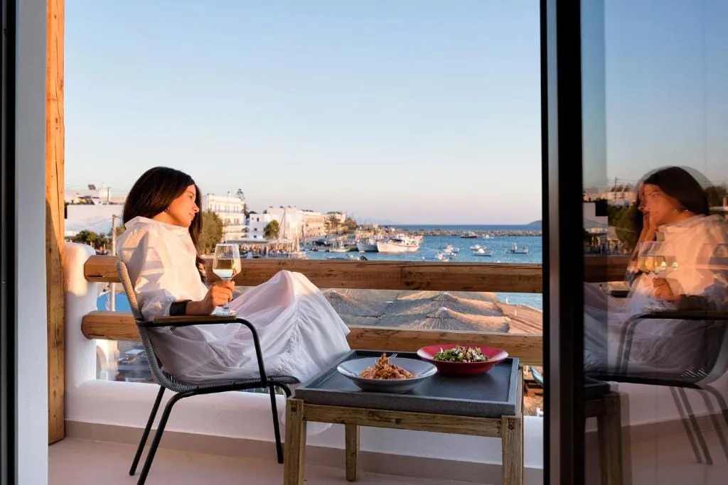 Kiano Suites Paros, Grčka — Deluxe Double Room with Sea View