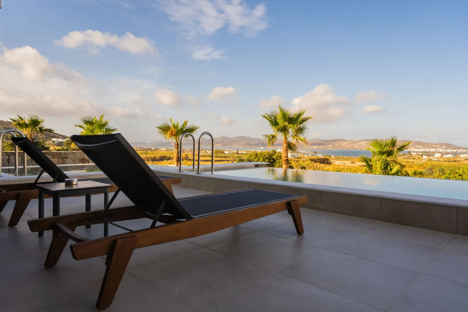 Kouros Blanc Paros, Punda, Grčka — Premium Two - Space Suite With Private Pool and Sea View