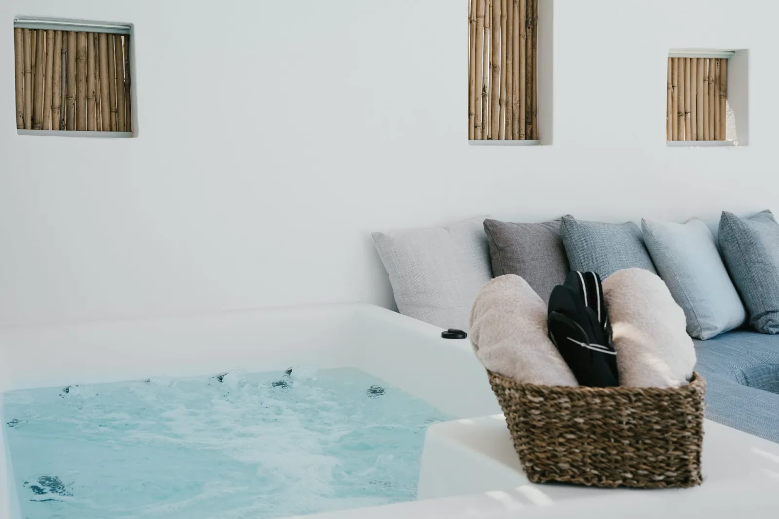 Mr and Mrs White Paros Suites and more, Nausa, Grčka — Deluxe Double Room with Jet Tub