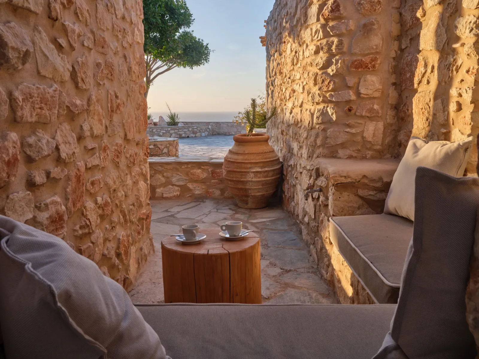 Mythic Paros, Adults - Only, Punda, Grčka — Cave Senior Suite Sea View