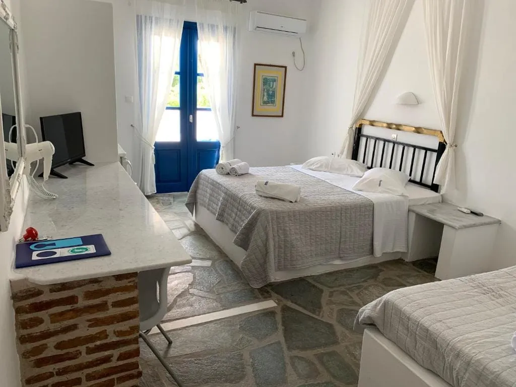 Naoussa Hotel Paros by Booking Kottas, Nausa, Grčka — Deluxe Triple Room with Balcony and Sea View