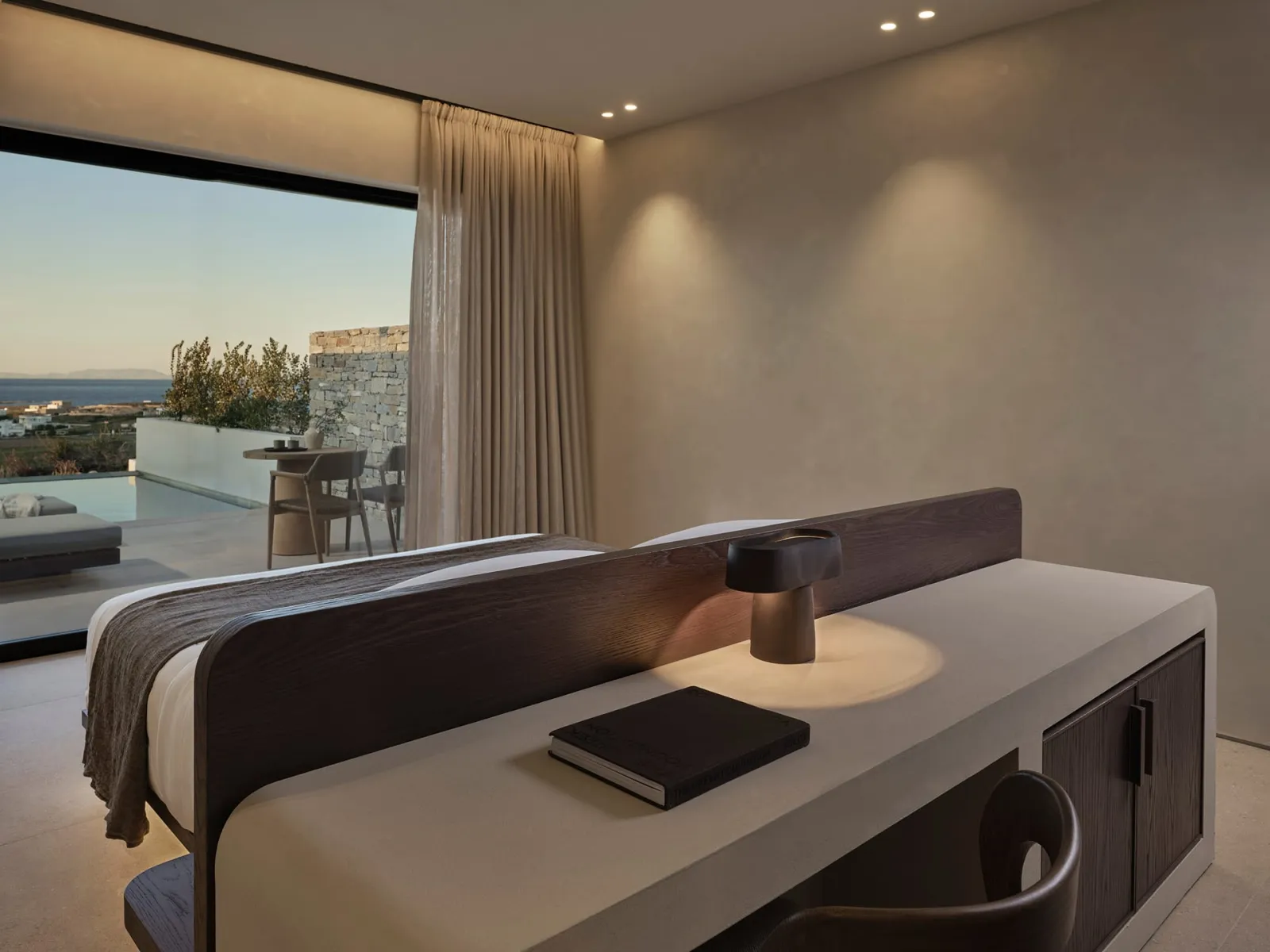 Orosea Paros, Nausa, Grčka — Grand Terrace Suite Private Pool Sea View