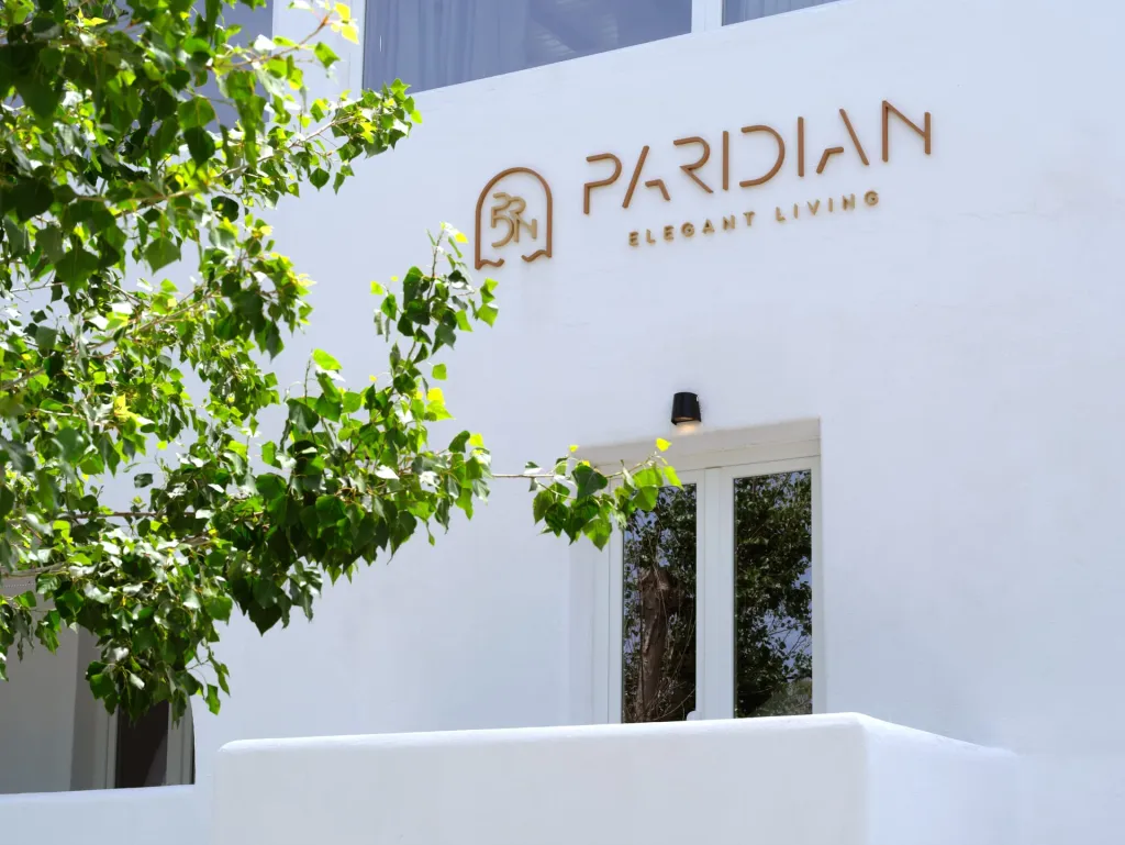 Paridian Living, Grčka