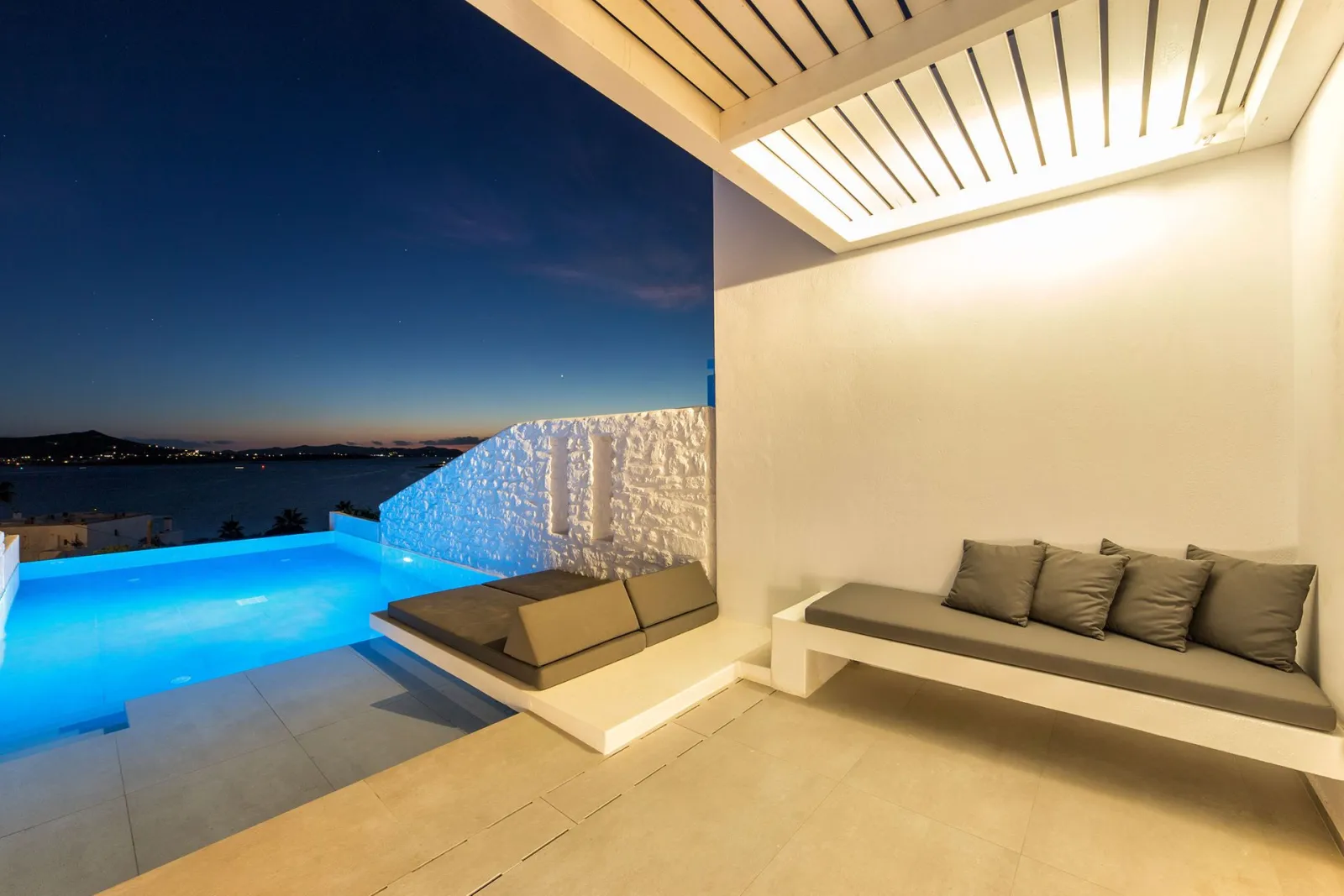 Paros Agnanti Resort & Spa, Grčka — Superior Suite Private Pool Sea View
