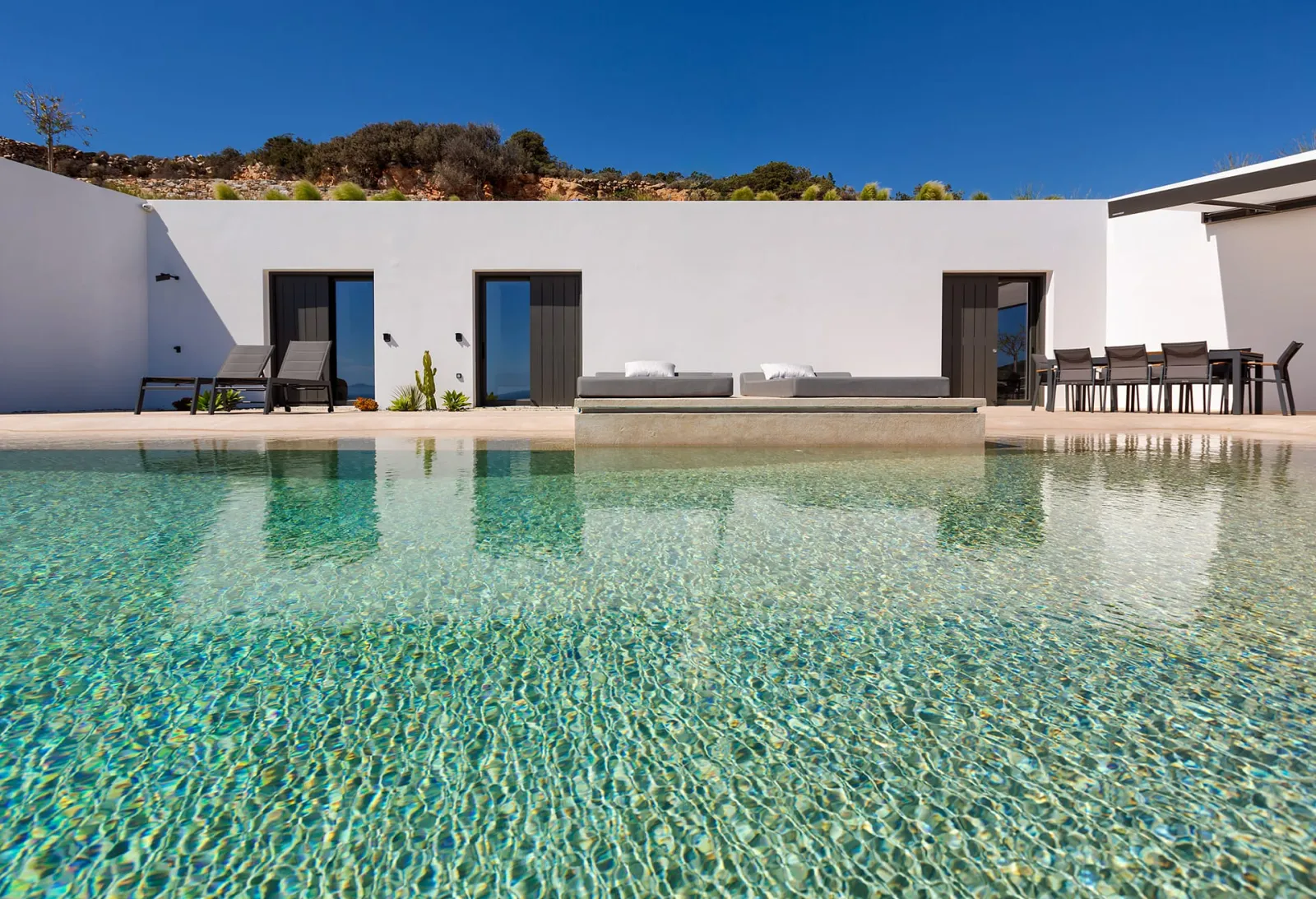 Paros Villa Skylines Estate, Glifa