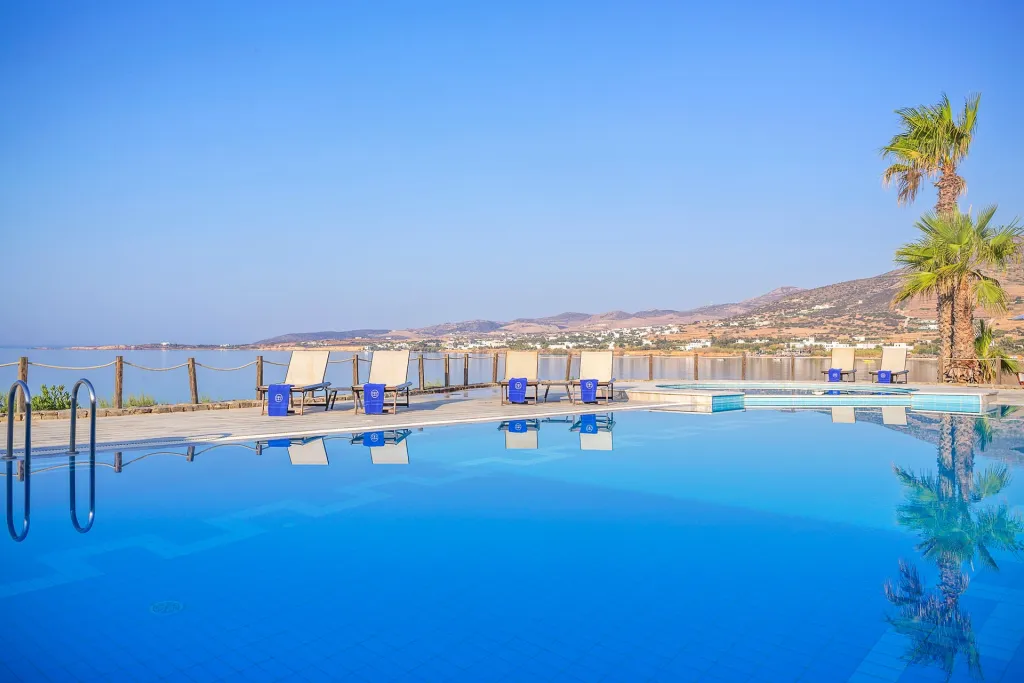 Poseidon of Paros, Drios, Grčka — fotografija 56