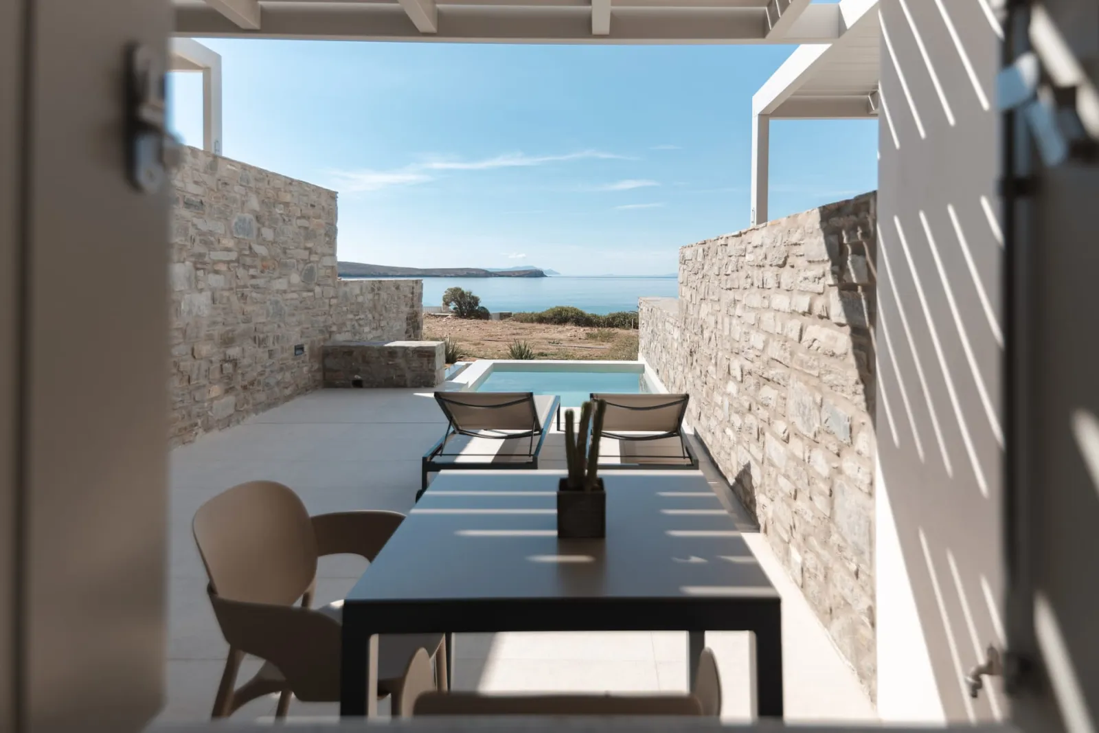 Poseidon of Paros, Drios, Grčka — Junior Suite sea view private pool