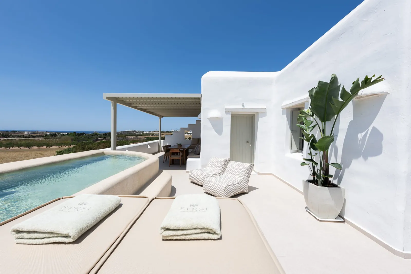 Sersi Paros Villas & Suites, Punda, Grčka — Luxury Villa with Sea View & Private Plunge Pool