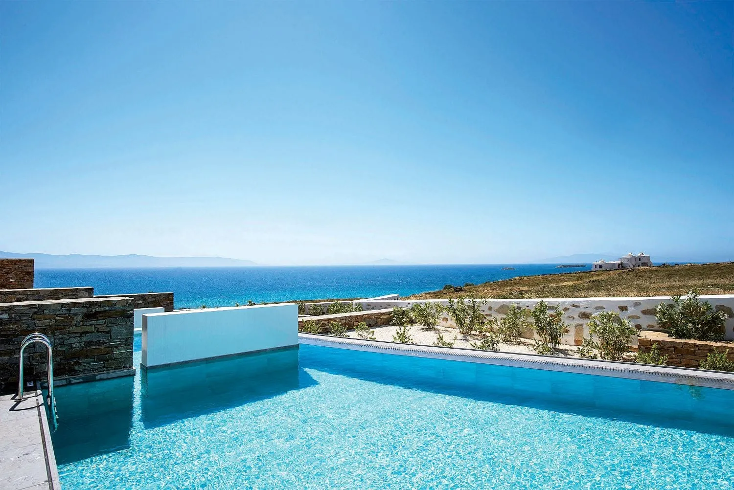 Summer Senses Luxury Resort Paros, Drios, Grčka — Honeymoon Suite Private Pool Sea View with Jacuzzi