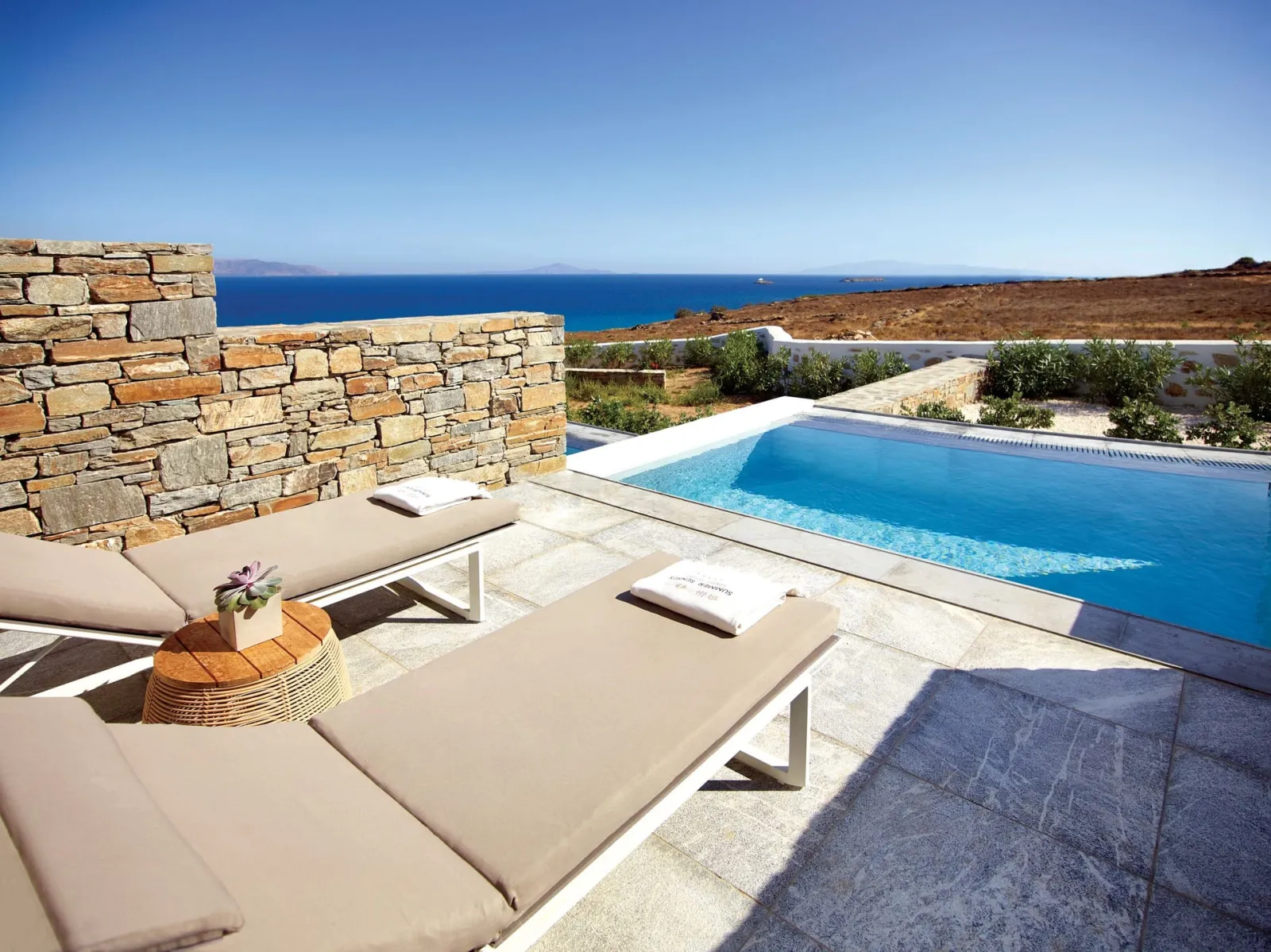 Summer Senses Luxury Resort Paros, Drios, Grčka — Summer Suite Private Pool Sea View