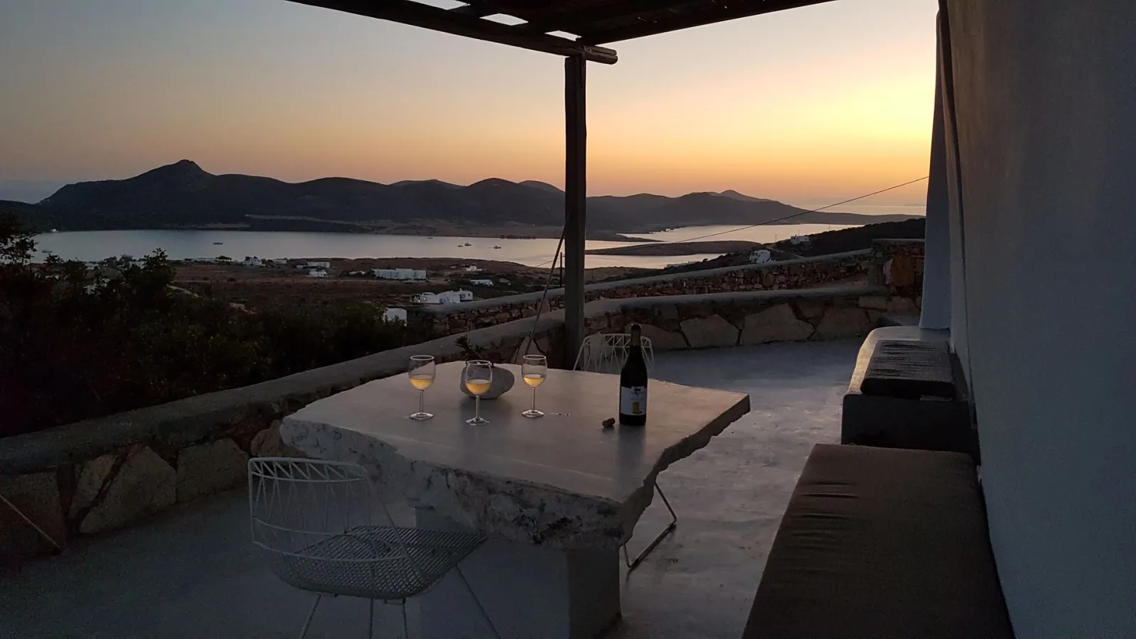 Another Island & Island White Antiparos, Soros Beah, Grčka — Gerani House