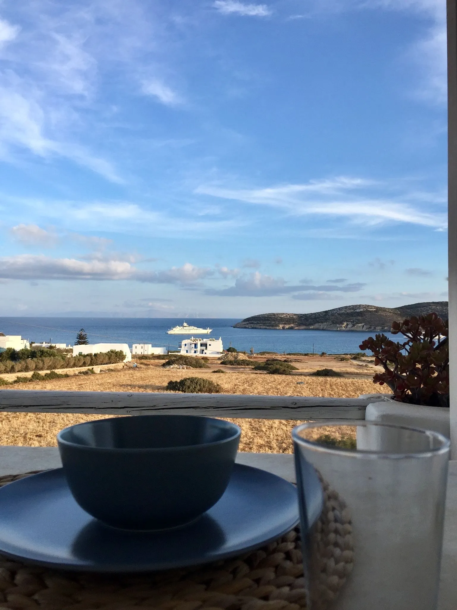 Another Island & Island White Antiparos, Soros Beah, Grčka — Island White - Sunrise apartment