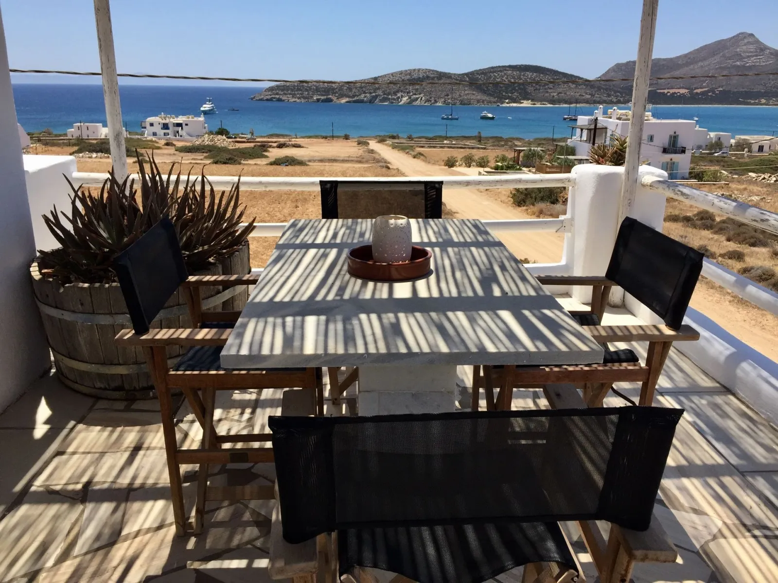 Another Island & Island White Antiparos, Soros Beah, Grčka — Island White - Sunset apartment