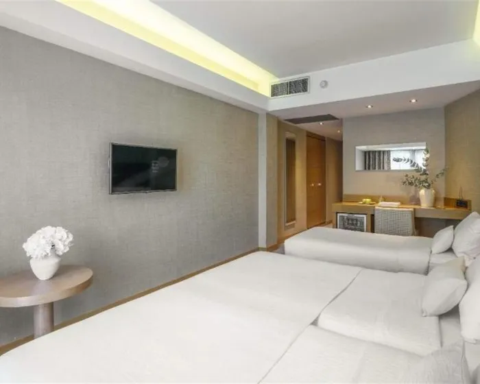 Anatolia Hotel Thessaloniki, Grčka — Triple Room Deluxe Triple Room