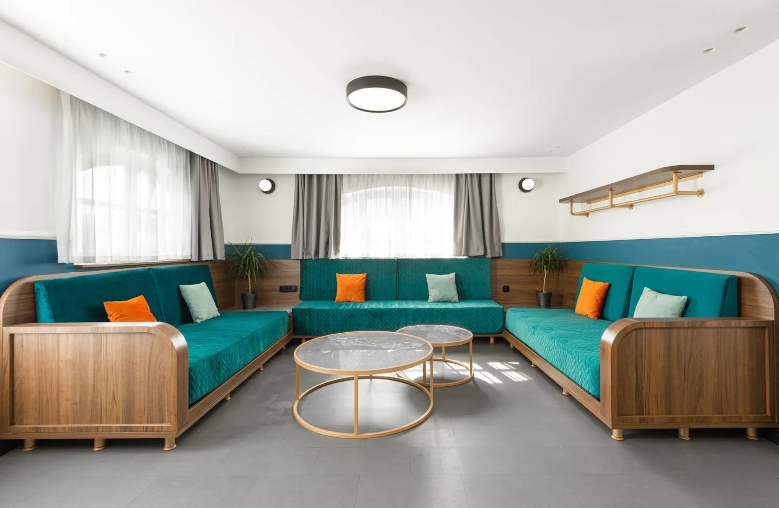 COLORS Urban Hotel, Solun, Grčka — King Suite With Terrace & Jacuzzi