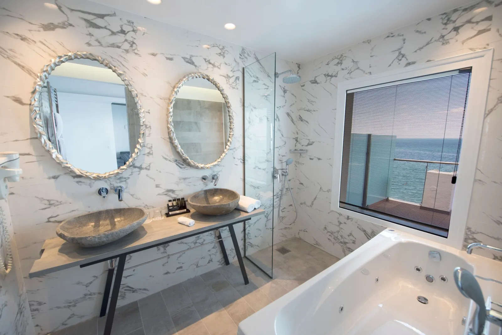 Golden Star City Resort, Perea, Grčka — AEOLUS suite COCO-MAT with panoramic sea view