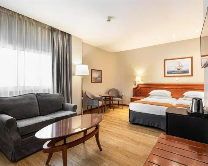 Holiday Inn Thessaloniki, AN IHG Hotel, Grčka — Junior Suite Junior Suite