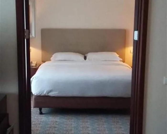 Hyatt Regency Thessaloniki, Termi – Solun, Grčka — Suite  Deluxe Garden View