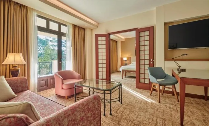 Hyatt Regency Thessaloniki, Termi – Solun, Grčka — Suite  Deluxe Pool View