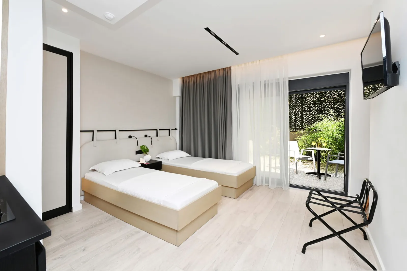 Icon Urban Living, Solun, Grčka — Classic Twin Room with Balcony