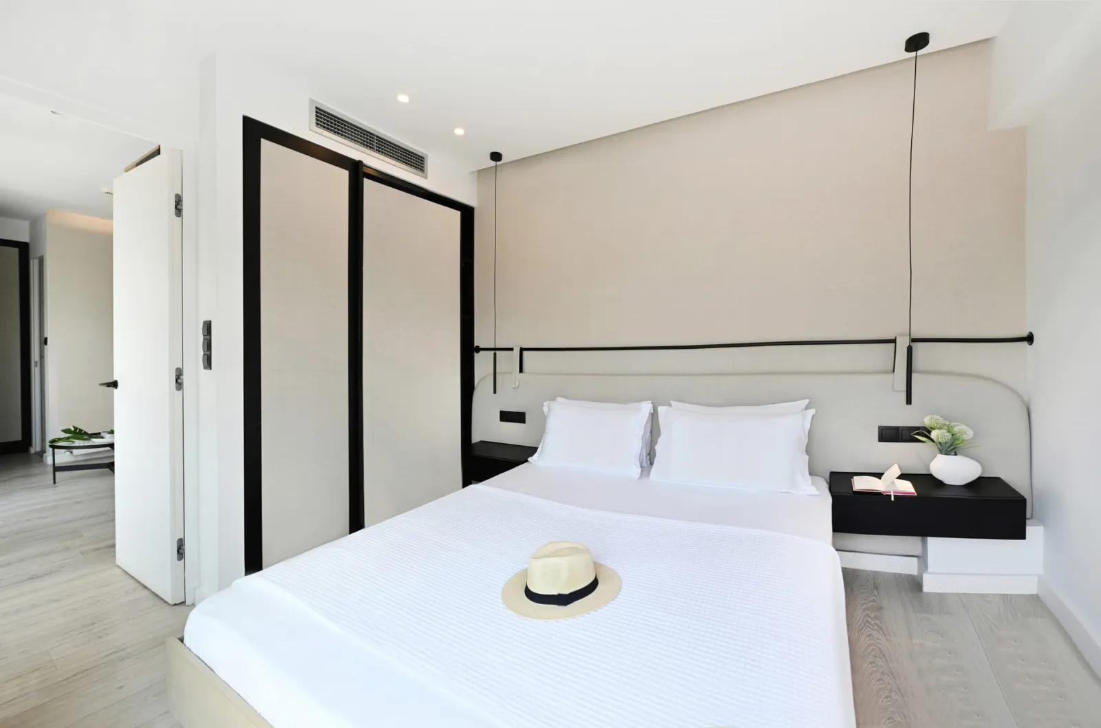 Icon Urban Living, Solun, Grčka — Junior Suite with Balcony and City View