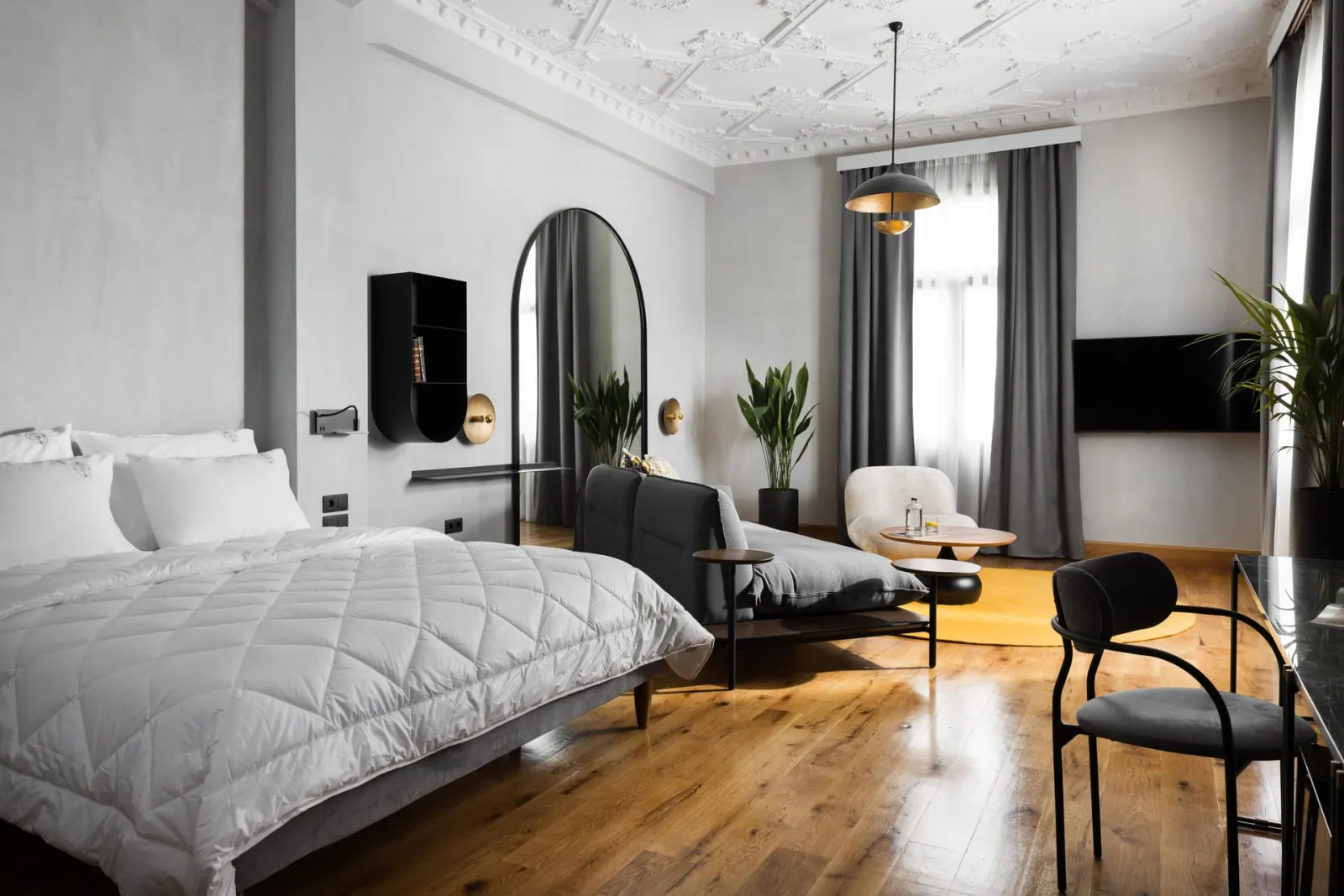 Il Conformista, Grčka — Executive Suite