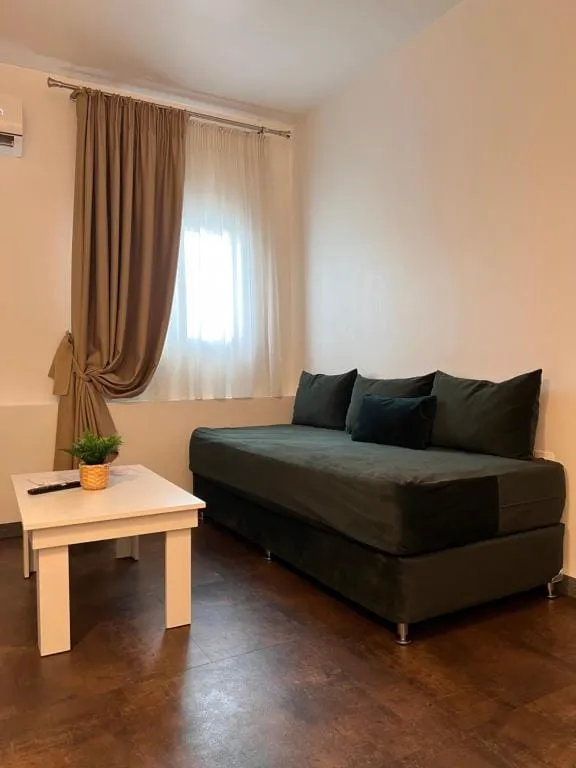 Luxor Suites Venizelou, Grčka — Comfort Triple room