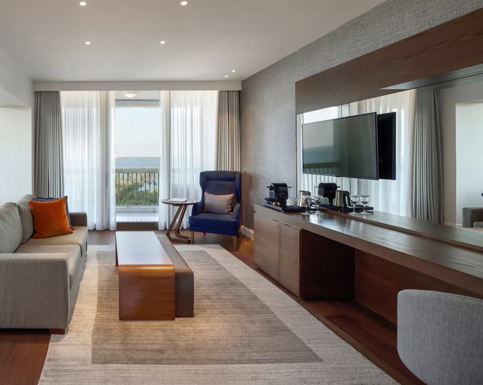 Makedonia Palace Hotel, Solun, Grčka — Deluxe Suite Sea view