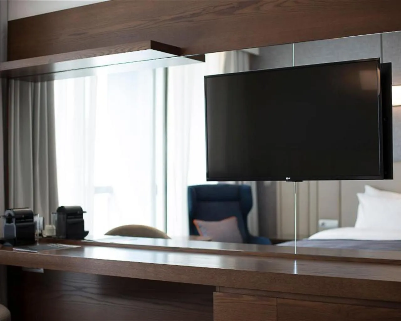 Makedonia Palace Hotel, Solun, Grčka — Single Room Premium City View