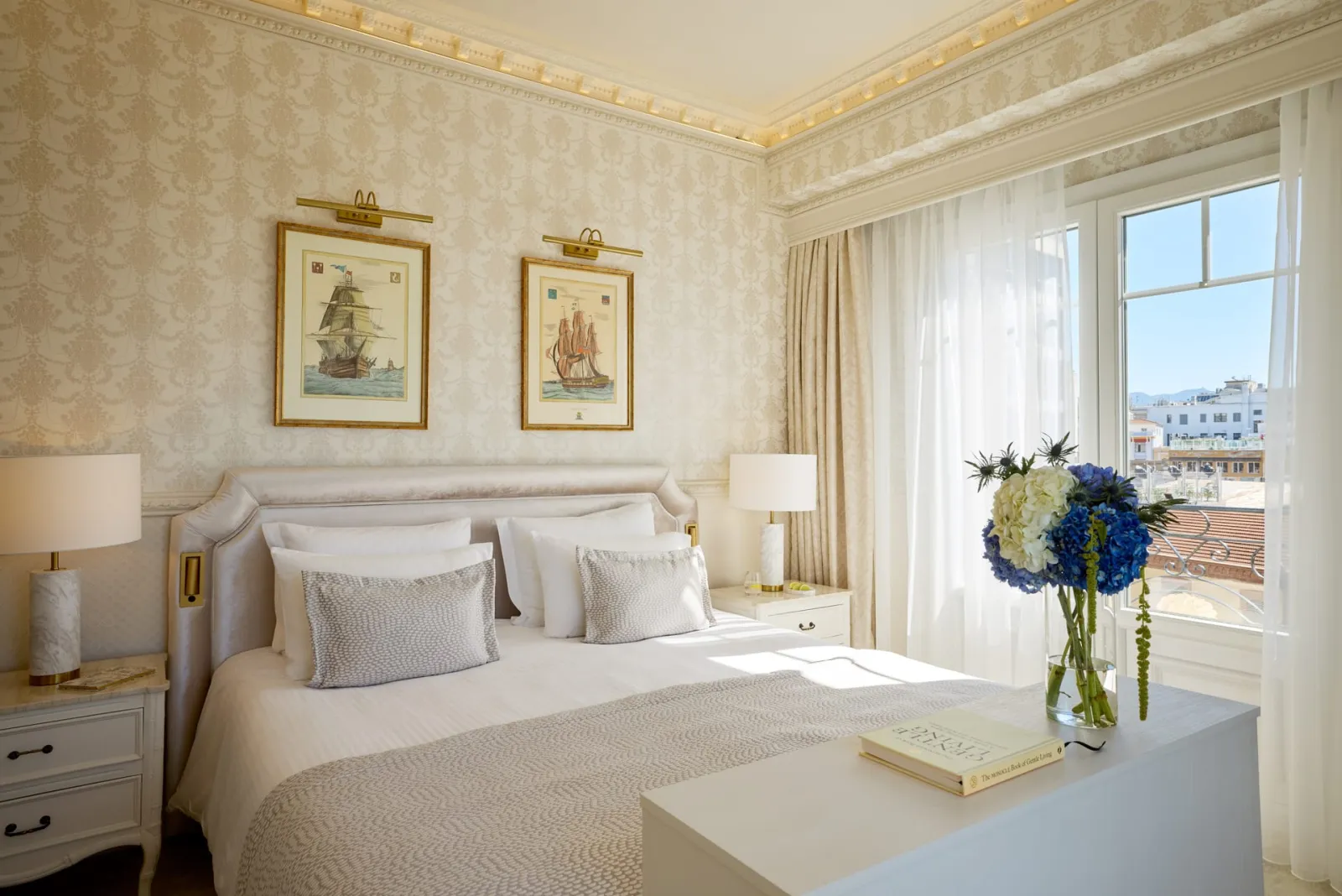 Mediterranean Palace Hotel, Grčka — Deluxe Corner Suite with King Bed and Old Port View