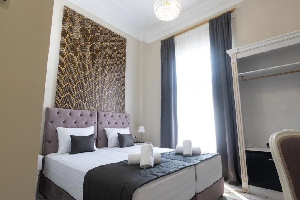 Modern Revival Luxury Hotel, Solun, Grčka — Double Room
