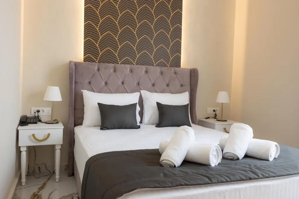 Modern Revival Luxury Hotel, Solun, Grčka — Double Room