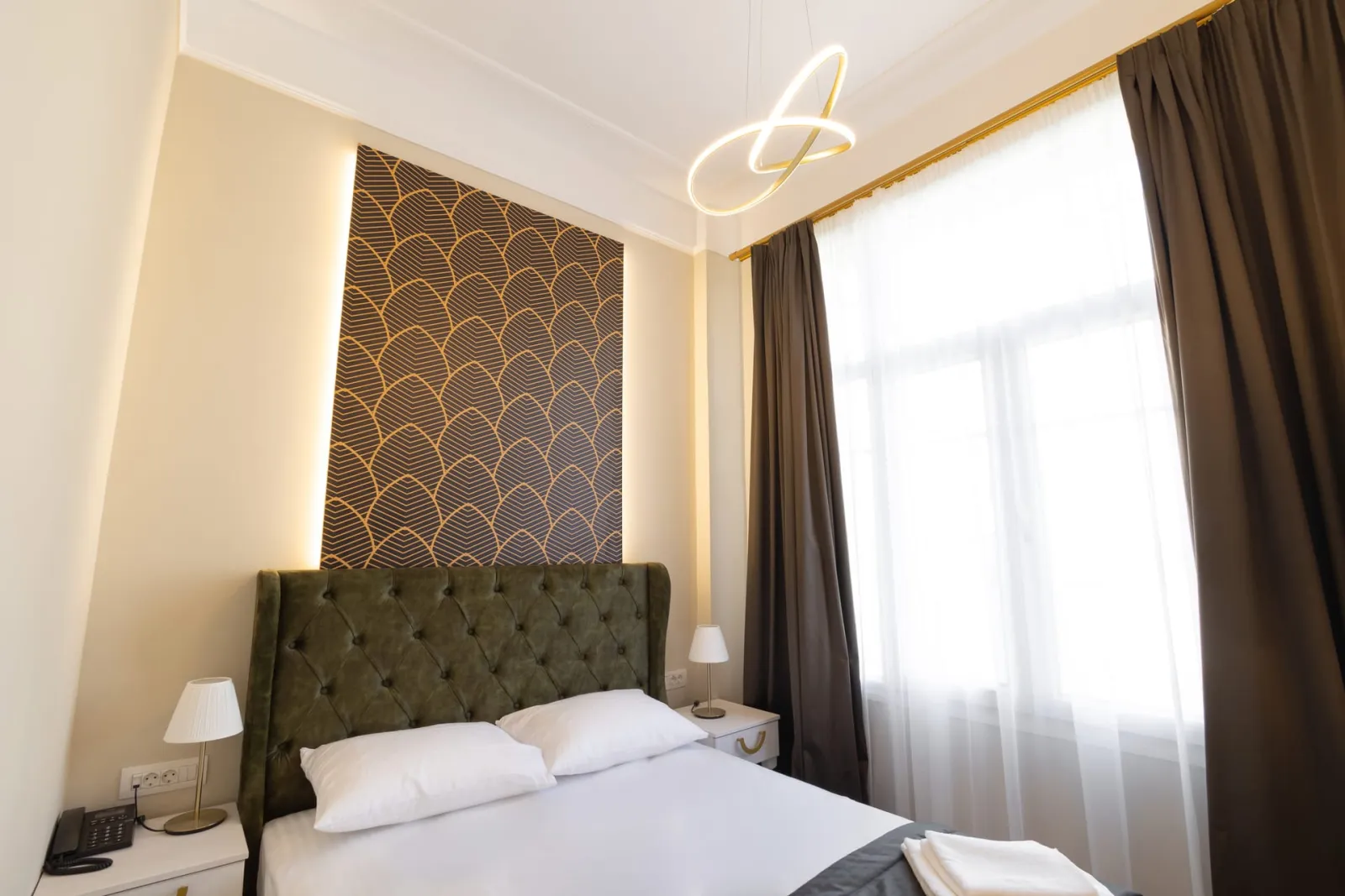 Modern Revival Luxury Hotel, Solun, Grčka — Family Room