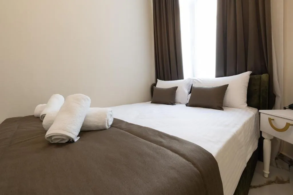 Modern Revival Luxury Hotel, Solun, Grčka — Family Room