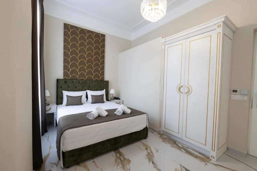 Modern Revival Luxury Hotel, Solun, Grčka — Family Room