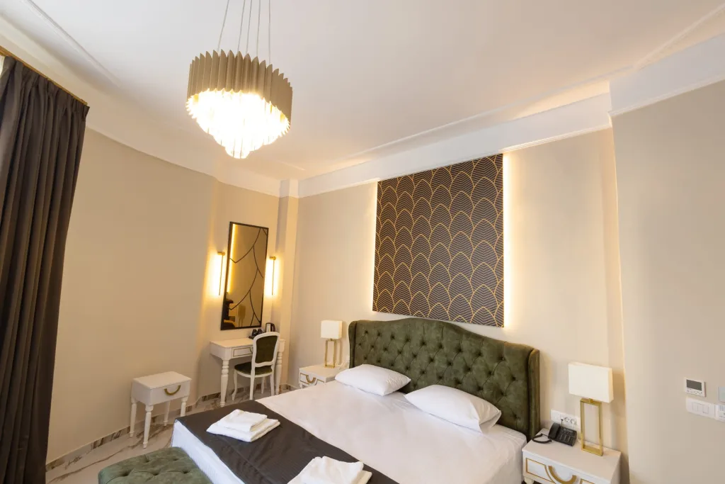 Modern Revival Luxury Hotel, Solun, Grčka — Family Suite