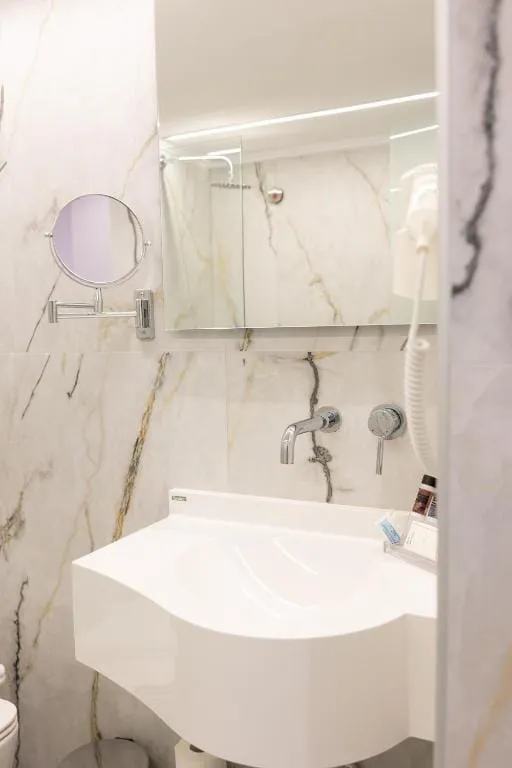 Modern Revival Luxury Hotel, Solun, Grčka — Single Room