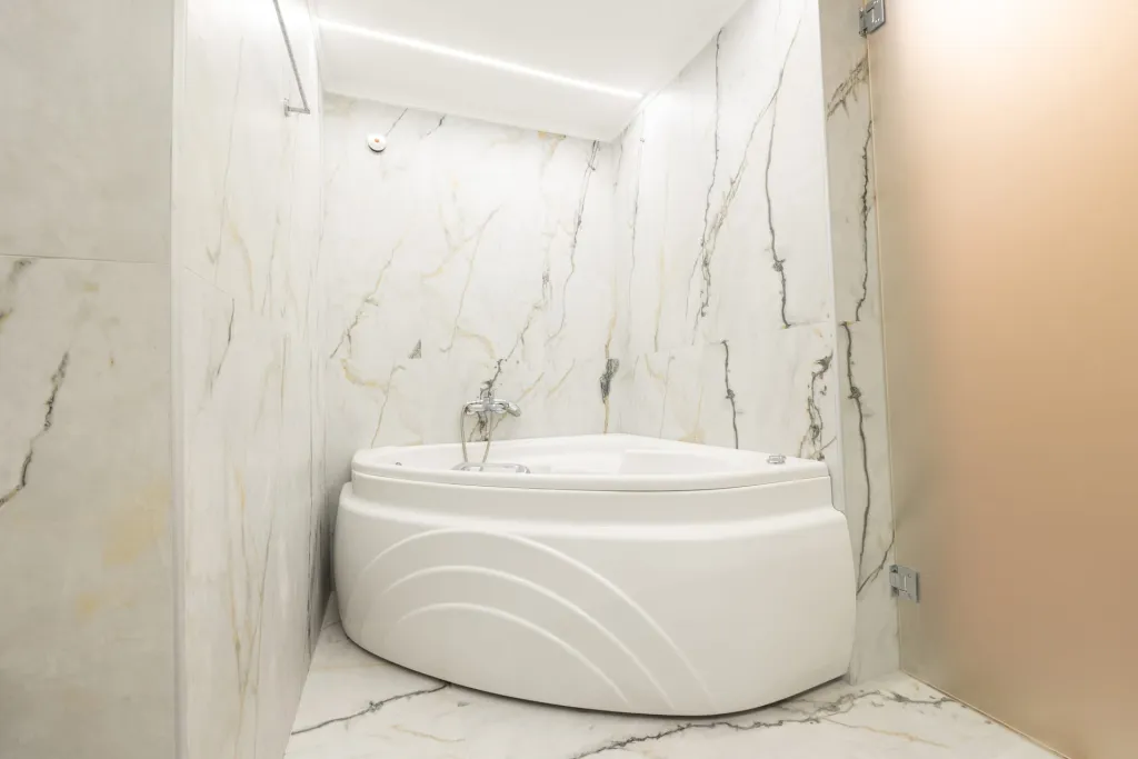 Modern Revival Luxury Hotel, Solun, Grčka — Triple Room