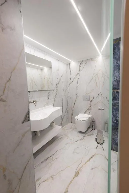 Modern Revival Luxury Hotel, Solun, Grčka — Triple Room