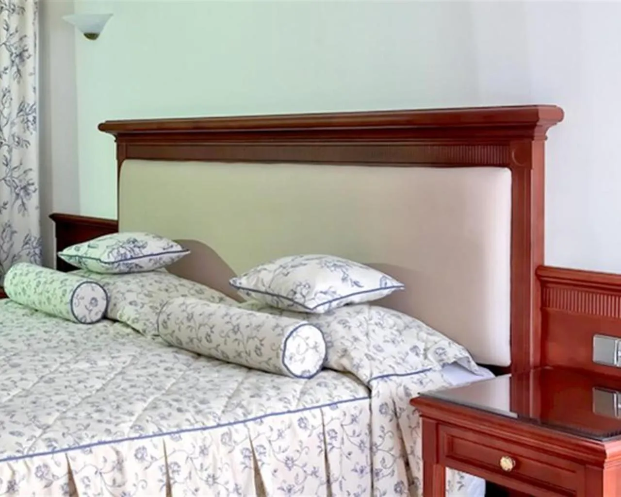Atrium Palace Thalasso Spa Resort & Villas, Rodos, Grčka — Family Suite Side Sea View