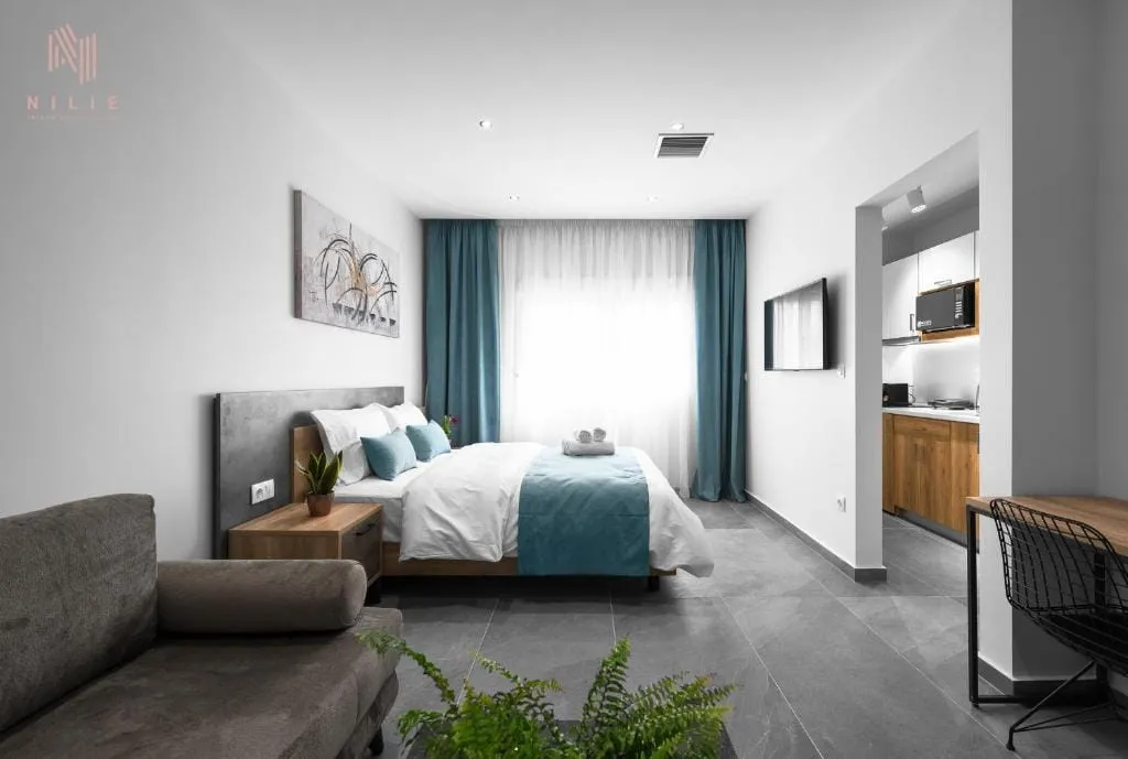 NILIE PREMIUM HOSPITALITY MGMT, Solun – više lokacija, Grčka — Factory 5 | Ernestou Emprar 13