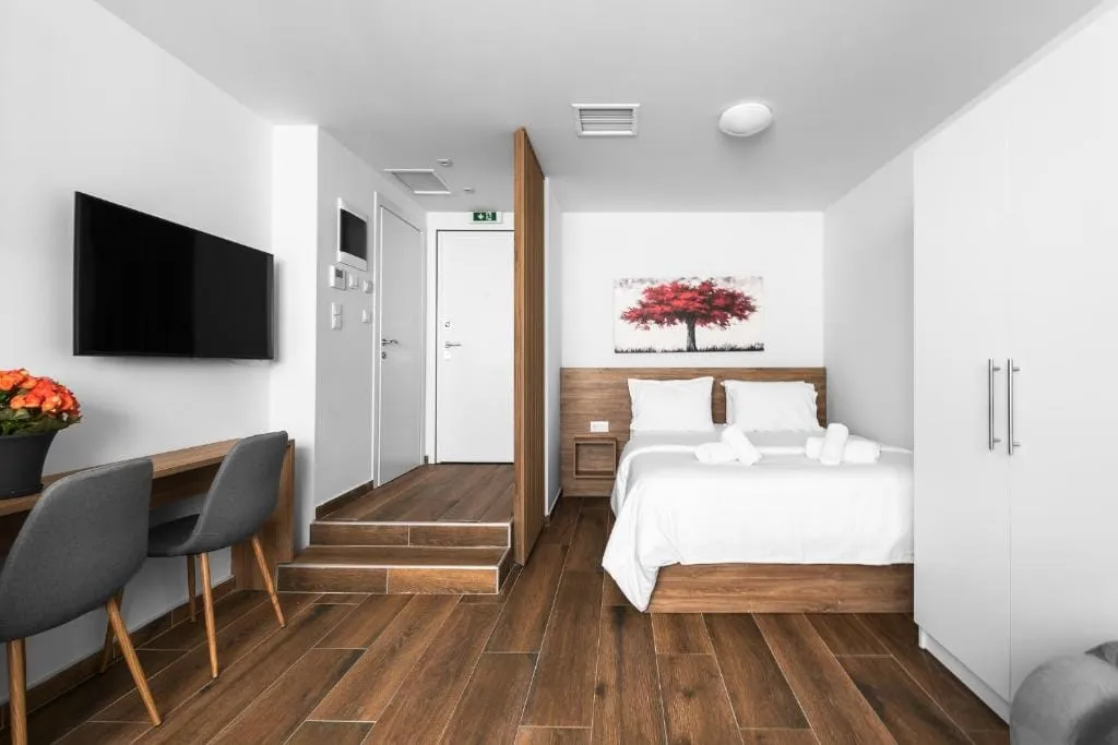 NILIE PREMIUM HOSPITALITY MGMT, Solun – više lokacija, Grčka — Ultima 4 | Ionos Dragoumi 43
