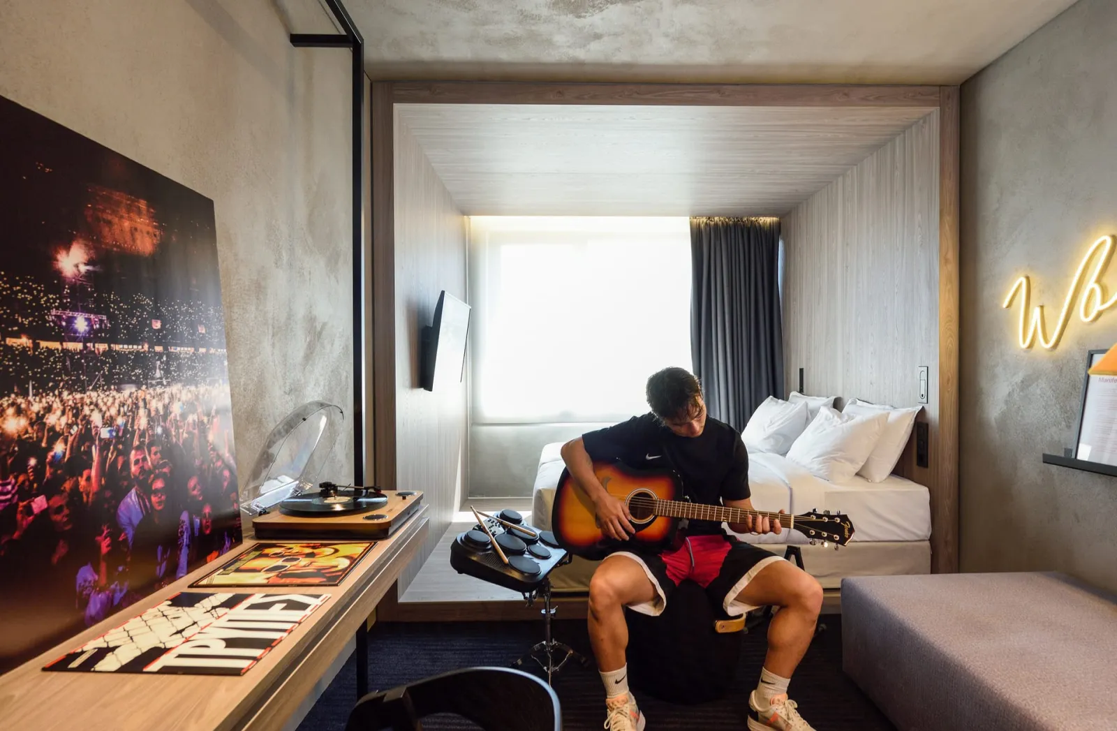 Onoma Hotel, Grčka — Surname with Rock Music Experience