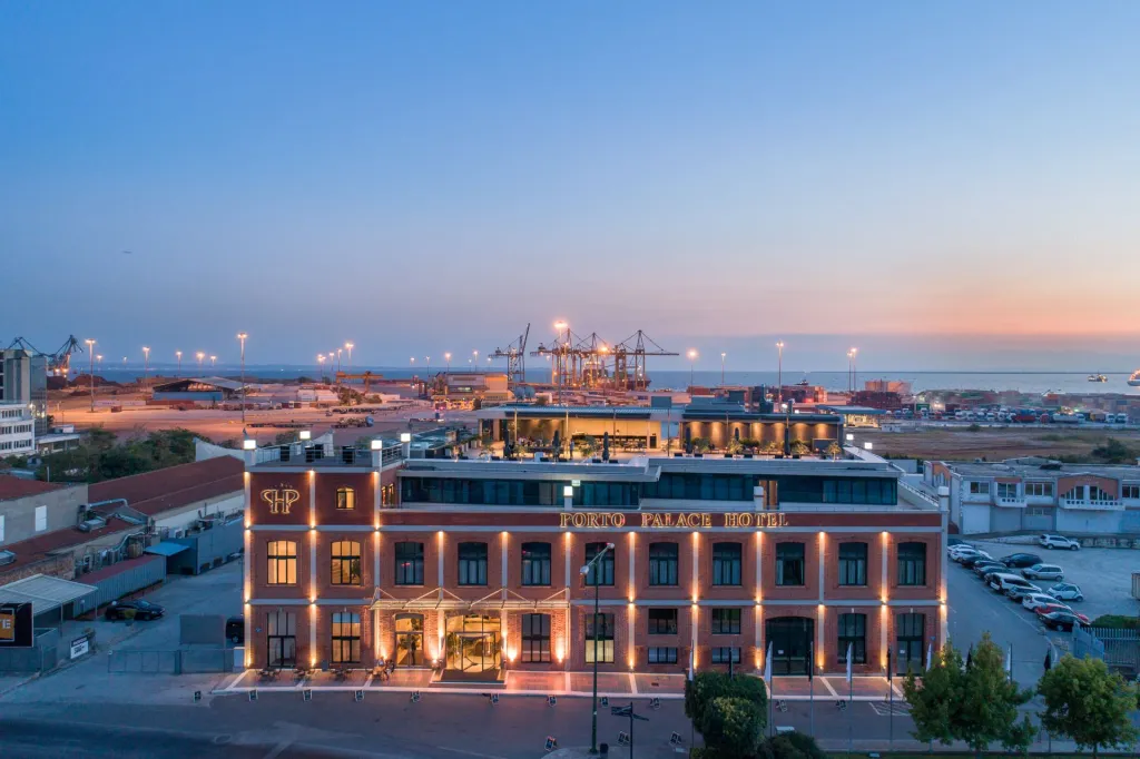 Porto Palace Hotel, Grčka