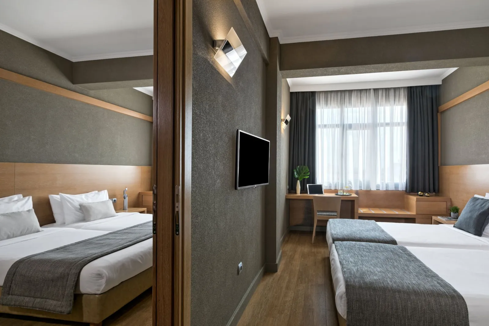 Porto Palace Hotel, Grčka — Family Room